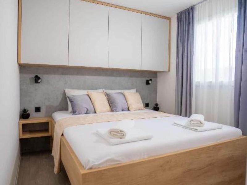 Lux Mobile Homes Vodice - Two bedroom home with private hot tub Aurora - image 22