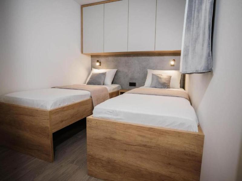 Lux Mobile Homes Vodice - Two bedroom home with private hot tub Aria - image 7