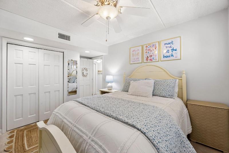 Beachfront 6th floor Condo with Ocean View - Amelia by the Sea - image 34
