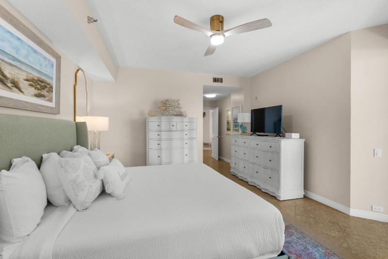 Beach Colony East 5A - Surfside - image 2