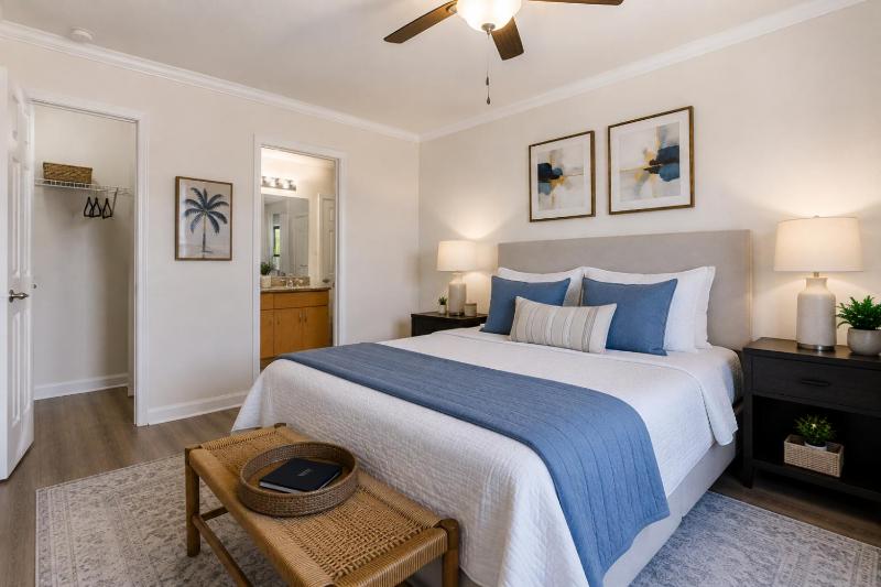 Palm Oasis Sarasota Spacious 2BR 2BA - image 5