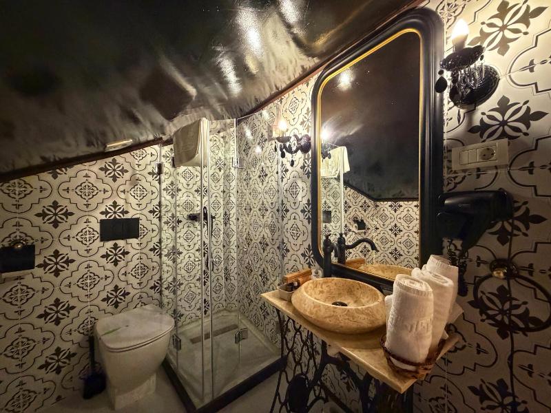 Chateau D'Amour Luxury Boutique - image 6