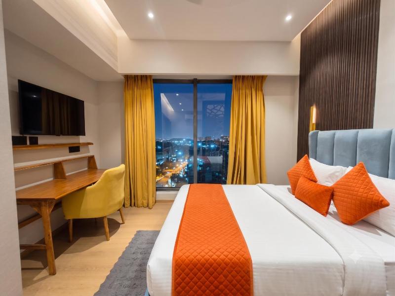Hotel Blue Galaxy Gaur City Noida - image 6