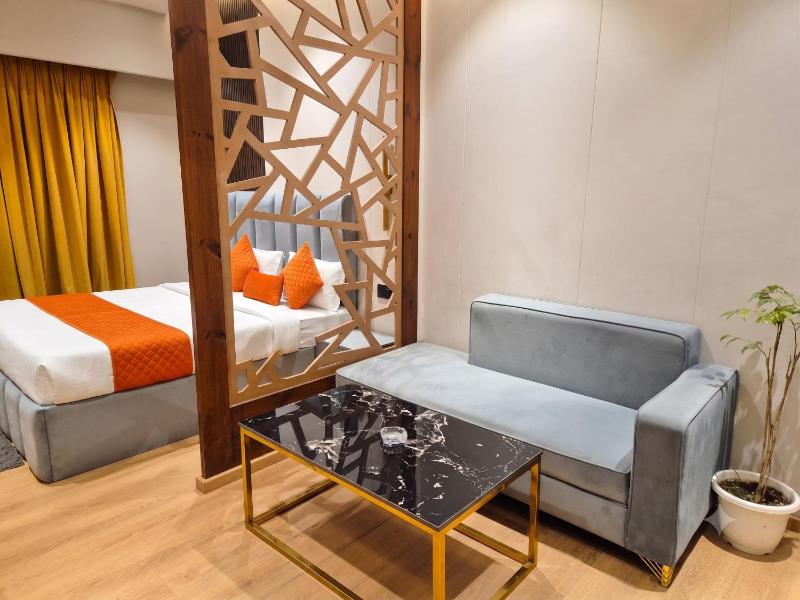 Hotel Blue Galaxy Gaur City Noida - image 5