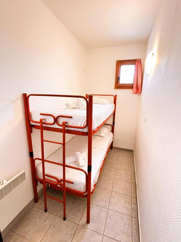 Appartement 3P avec piscine - image 12