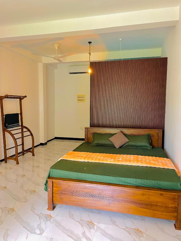 Dahanayaka Hotel & Rooms - Kekanadura - image 12