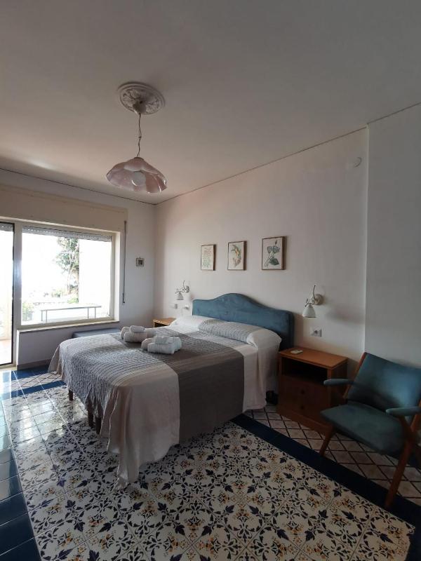 Bouganville & Sea - image 28