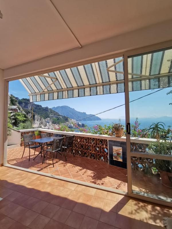 Bouganville & Sea - image 18