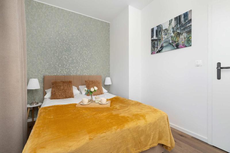 Family Apartment with Parking Close to Spodek by Noclegi Renters - image 40