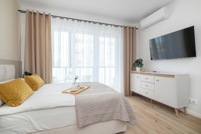 Family Apartment with Parking Close to Spodek by Noclegi Renters - image 49