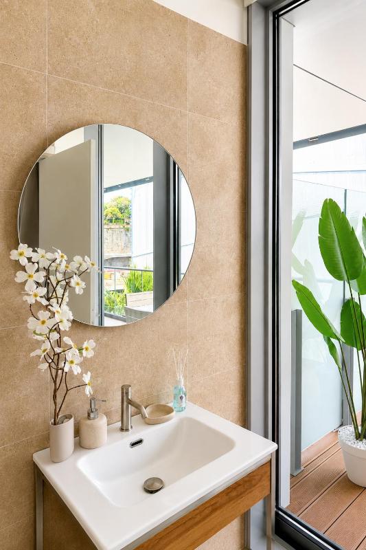 Easylife-Genova-Waterfront Suite-Luxury Design - image 6