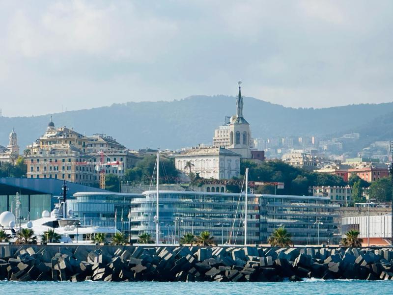Easylife-Genova-Waterfront Suite-Luxury Design - image 29