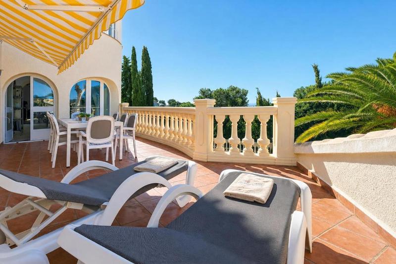 Villa Hermosa by Aguilarent - image 10