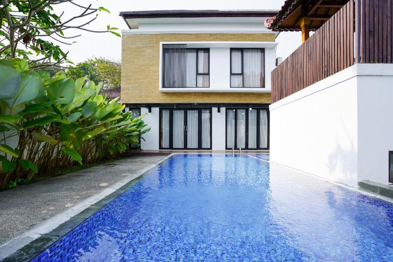 The Lavana Signature Greenkhaza Villa Jogja - image 1