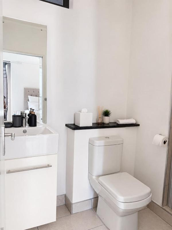 Ruusheya Legacy Stay Studio Apartment - image 2