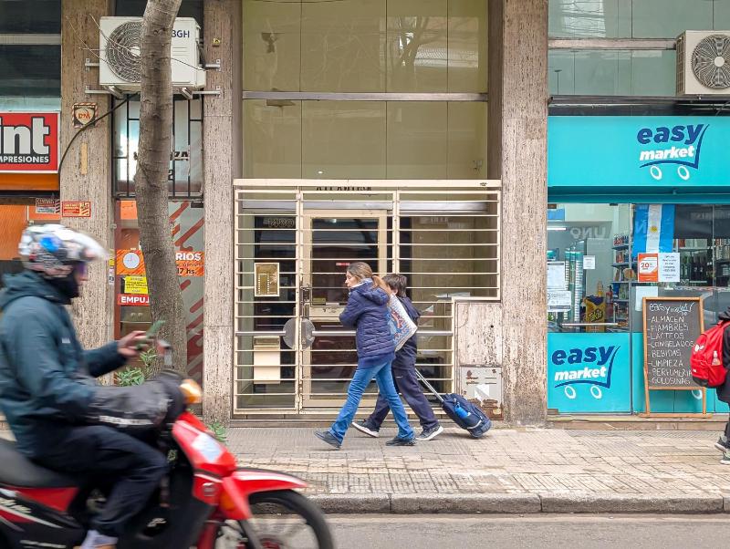 Hermoso departamento con balcón en Rosario Centro - Excelente ubicación - image 3