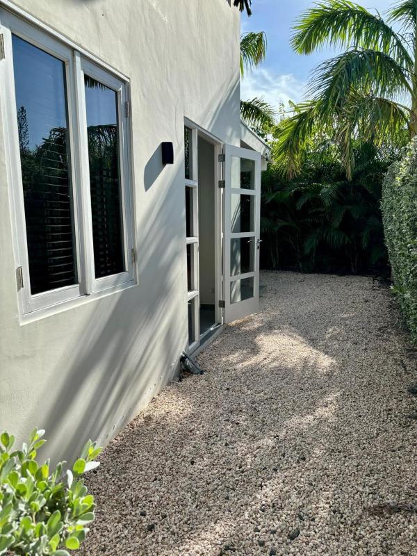 Vredenberg Village Vacation Home Shared Pool Near Mambo Beach - image 7