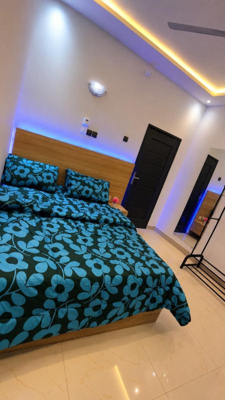 2-Bedroom Apartment with Furnished Living Room - image 1