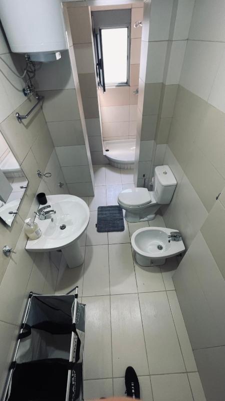Sheshi Wilson Apartamnet - image 9