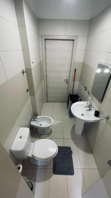 Sheshi Wilson Apartamnet - image 12