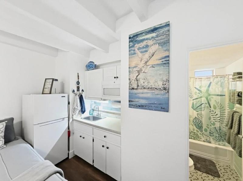 Surfside Studio - image 21