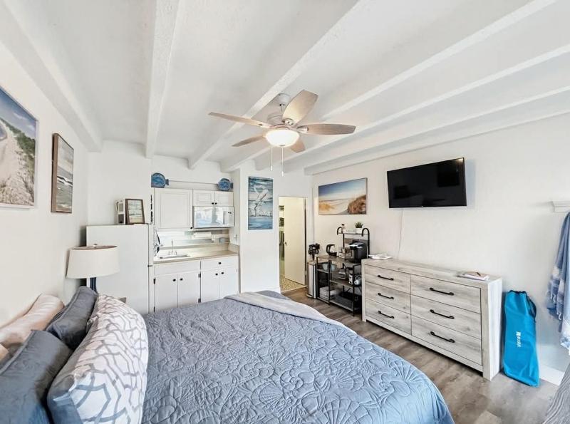 Surfside Studio - image 43