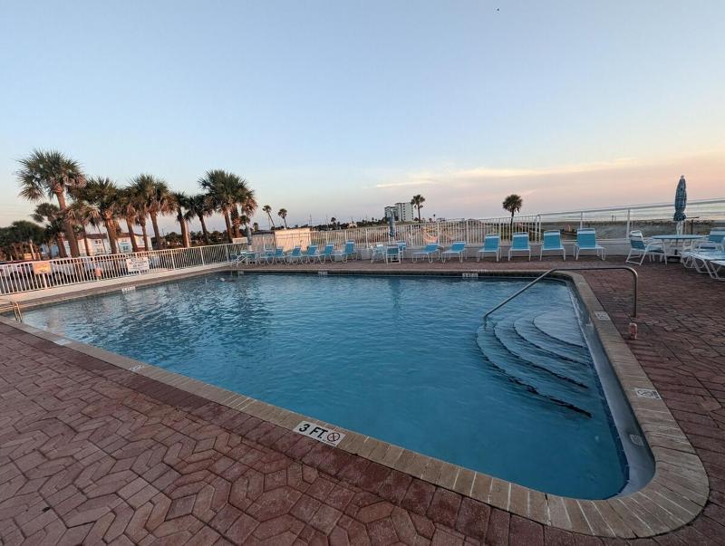Surfside Studio - image 12