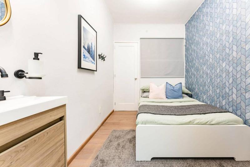 Family Home with Private Patio and City Views - image 2