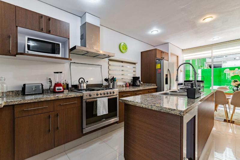 3BR Roma Norte Stay Balcony and Workspace - image 33