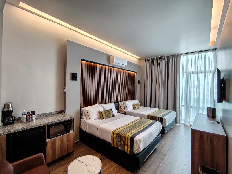Hotel Block Suites - image 37