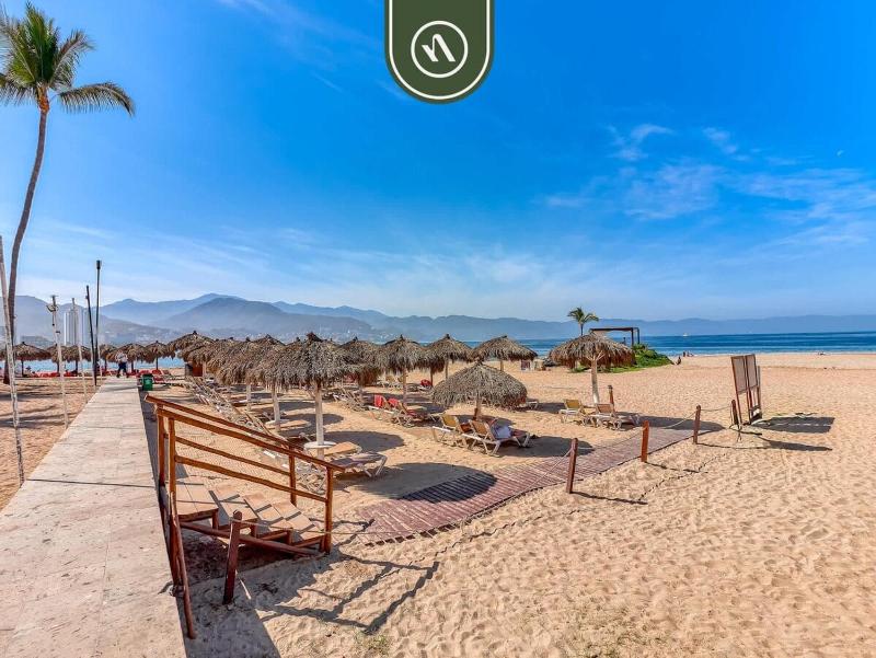 Oceanview 1 BR Condo 3 Min Away to the Beach - image 2