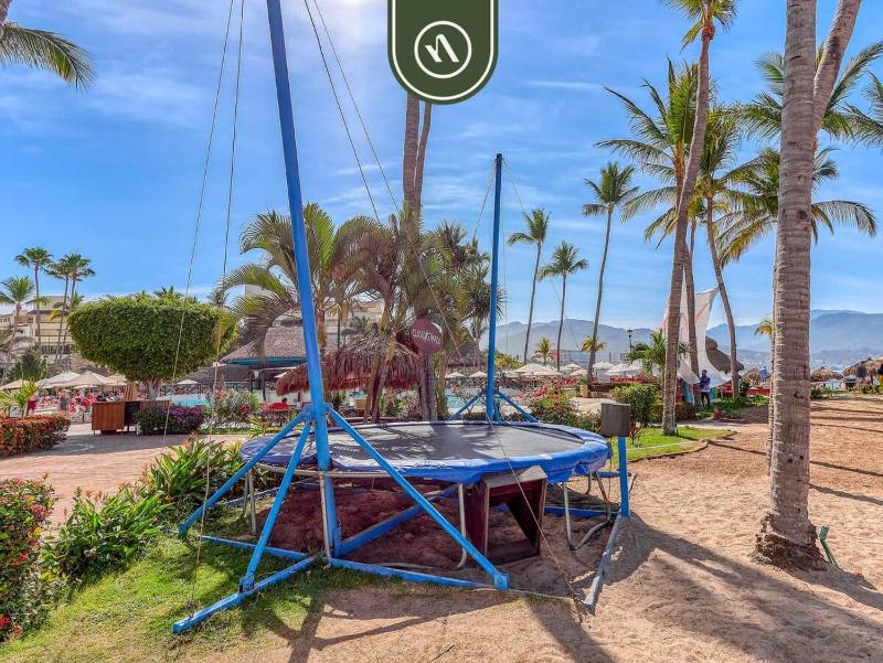 Oceanview 1 BR Condo 3 Min Away to the Beach - image 16