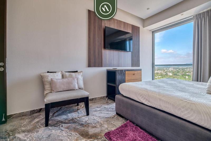 Beachview Luxury 3 BR Condo - Pools - Beach - image 14