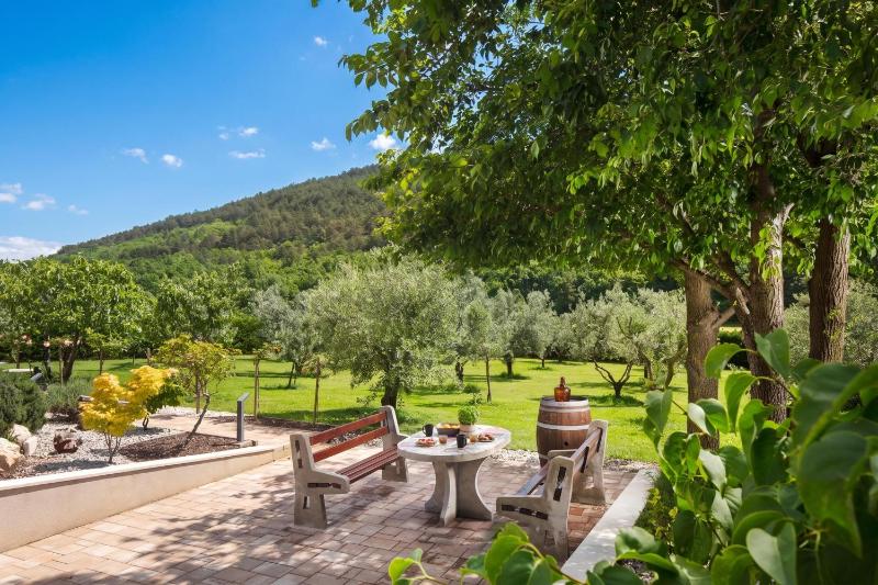 Villa Terra with Pool & Sauna near Rabac - image 18