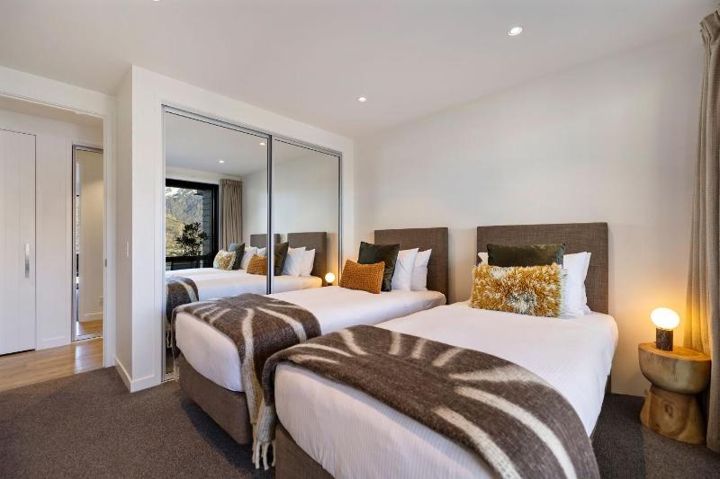 Lakeview on Goldrush - image 3
