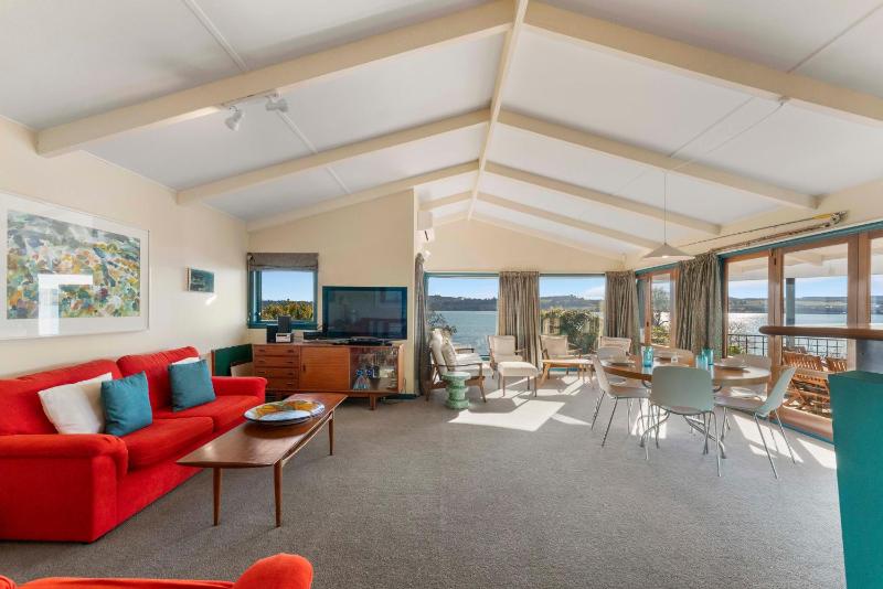 Rainbow Point Yacht Club - Taupo Holiday Home - image 24