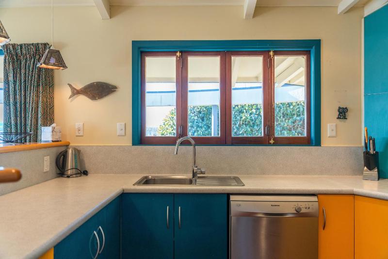 Rainbow Point Yacht Club - Taupo Holiday Home - image 14