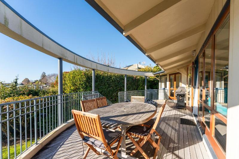 Rainbow Point Yacht Club - Taupo Holiday Home - image 12