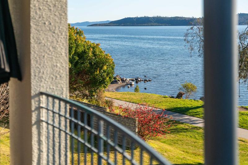 Rainbow Point Yacht Club - Taupo Holiday Home - image 10