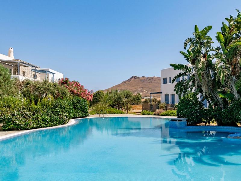 Sanders Paros Gardens - image 13