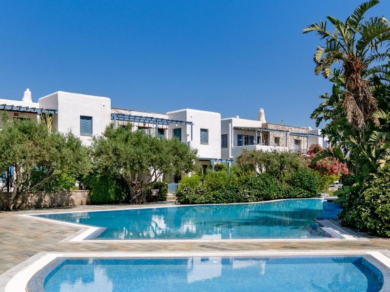 Sanders Paros Gardens - image 7