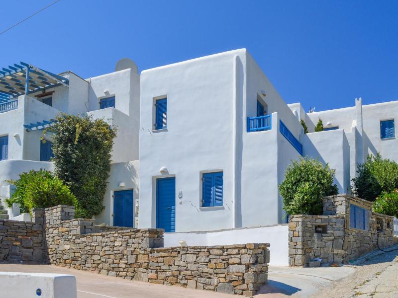 Sanders Paros Gardens - image 5