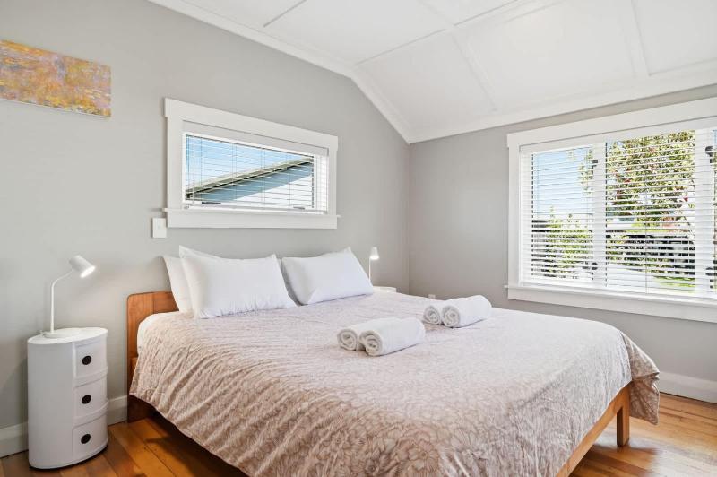 Maison Millie - Central Pet-Friendly Sleeps 4 - image 5