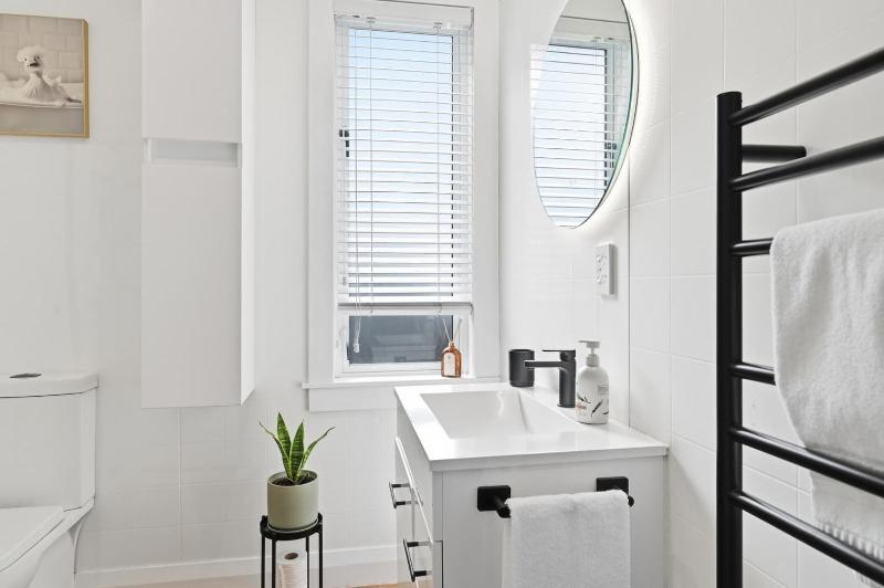 Maison Millie - Central Pet-Friendly Sleeps 4 - image 8