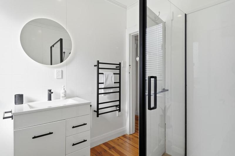 Maison Millie - Central Pet-Friendly Sleeps 4 - image 4