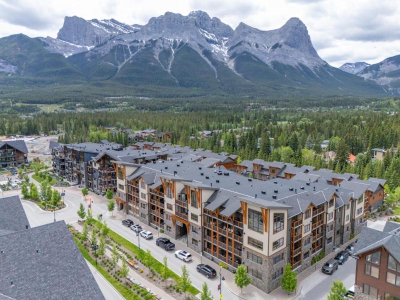 Spring Creek Corner Condo by Canadian Rockies Vacation Rentals - image 4