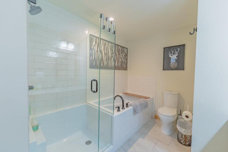Spring Creek Corner Condo by Canadian Rockies Vacation Rentals - image 38