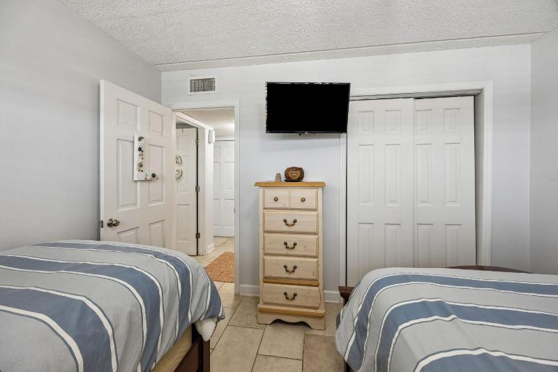 Beachfront 6th floor Condo with Ocean View - Amelia by the Sea - image 47
