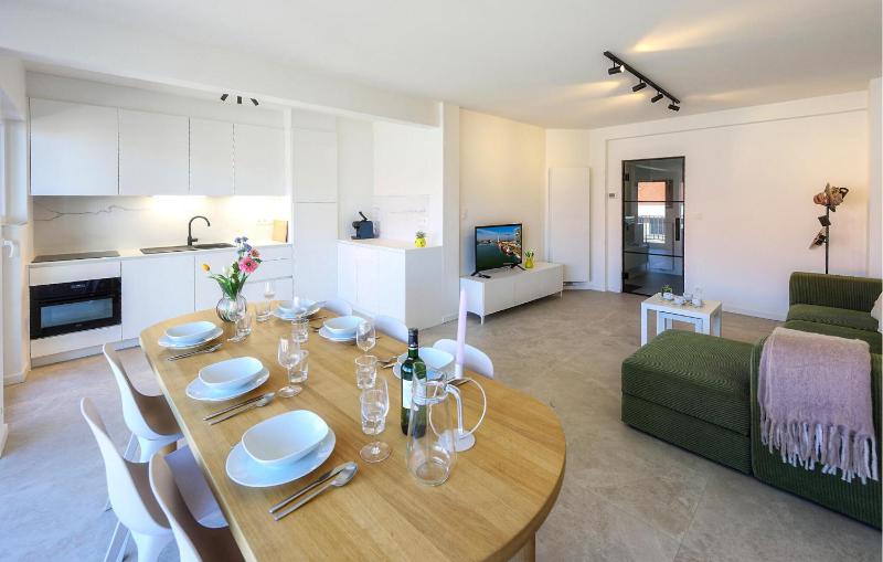 2 Bedroom Lovely Apartment In Oostende - image 5