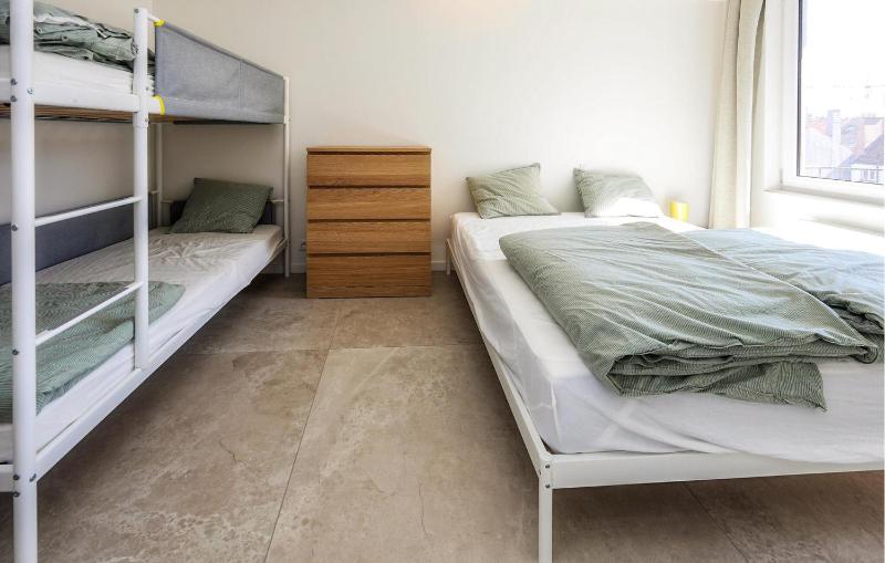 2 Bedroom Lovely Apartment In Oostende - image 2